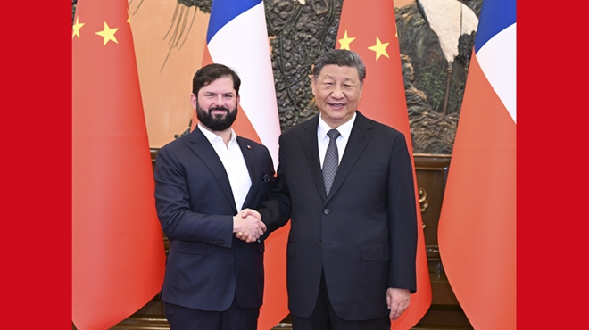 習近平會見智利總統博裏奇