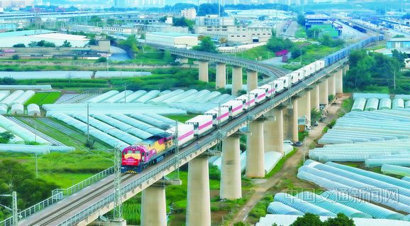 “京滇·瀾湄線”國際貨運列車開行