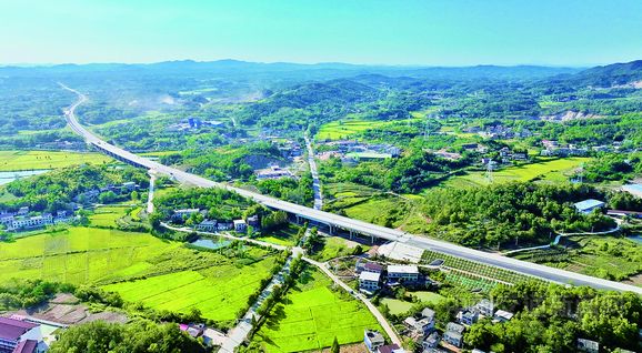 湖北蘄春至安徽太湖高速公路蘄春東段1標段主線路基交驗完成