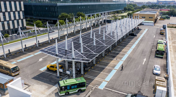 浙江湖州：浙北最大光儲充一體化公交充電站並網運作