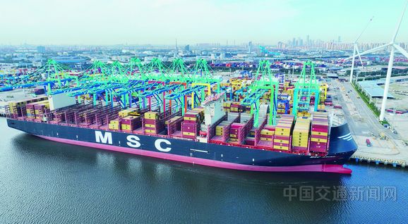 天津港刷新中國自動化集裝箱碼頭單航次作業量紀錄