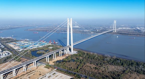 南京新生圩長江大橋正式通車