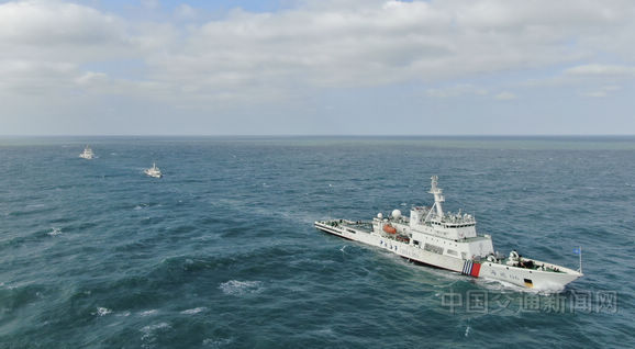 福建海事開展台灣海峽中部海域專項執法暨人命救助演練行動