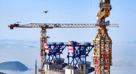 雙嶼門大橋先導索順利完成過海架設作業