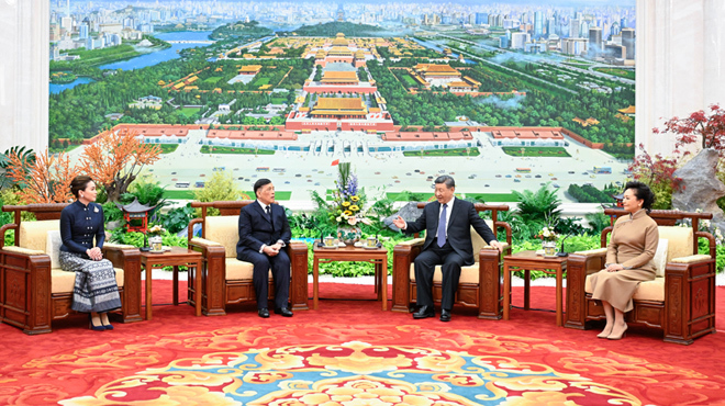 習近平會見泰國國王哇集拉隆功