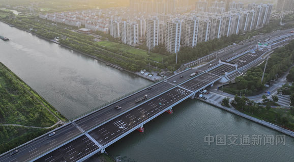 新瀏河大橋“6拓8”改擴建工程完成