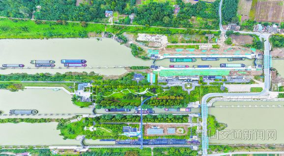 江蘇淮安：京杭大運河秋季航運繁忙有序
