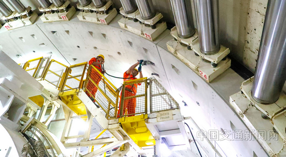 山東青島膠州灣第二隧道建設提前達成重要節點目標